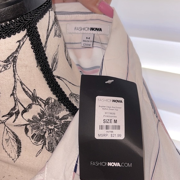 FashionNova Button Down Top - Picture 5 of 5